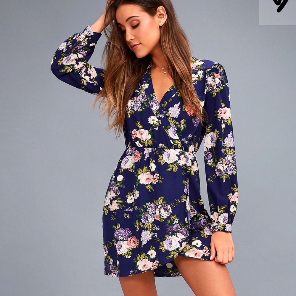 Honey Punch Lulu’s Navy Floral Wrap Dress